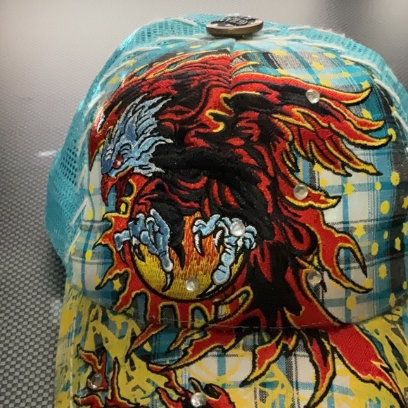 Used - Picture 2 of 6